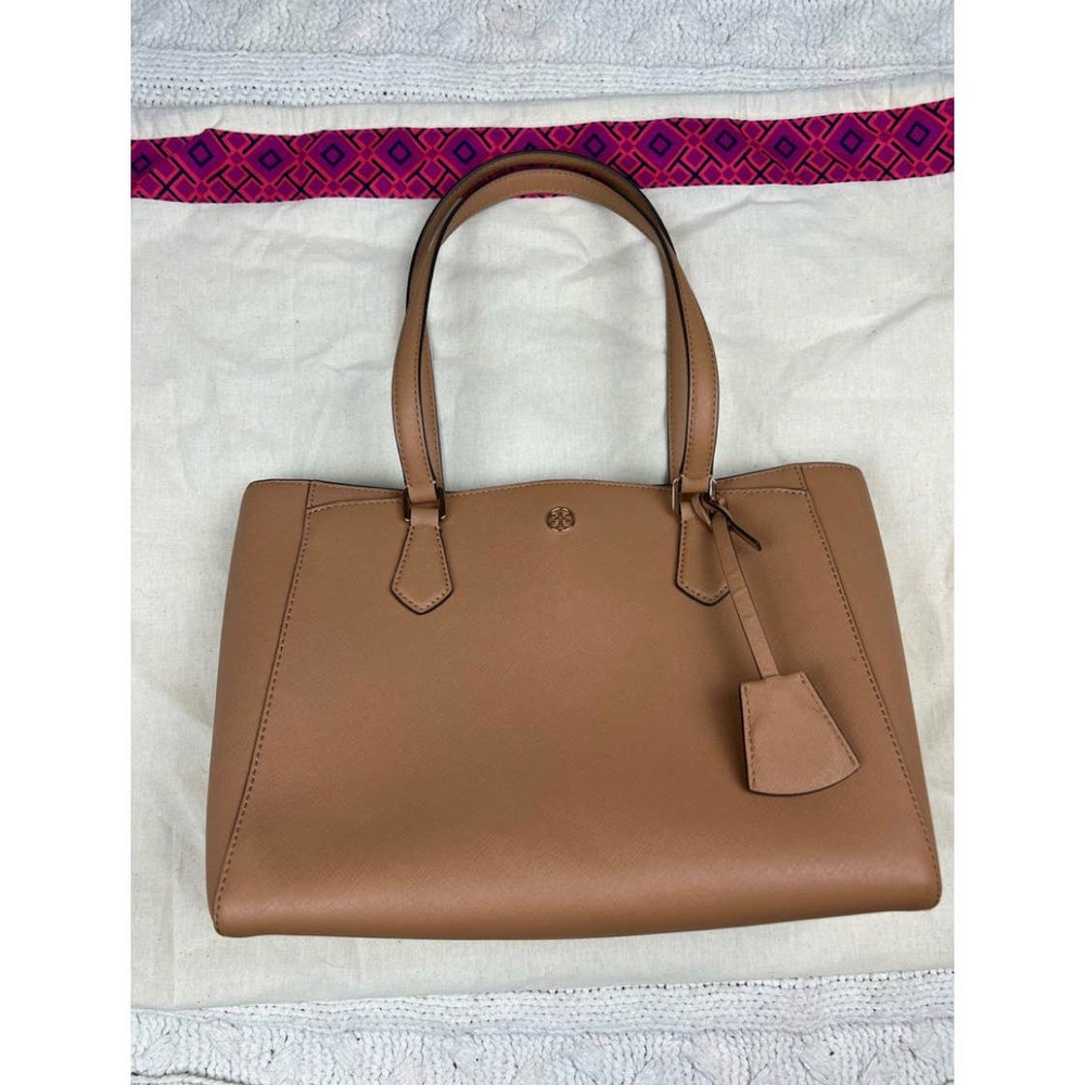 Tory Burch Robinson Saffiano Tan Leather Shoulder Tote Purse, Smoke, Pet Free.